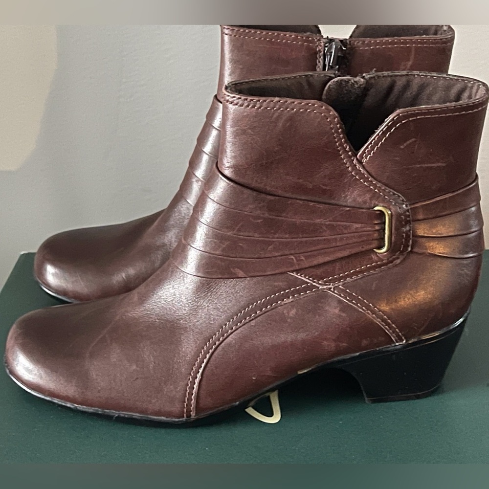 Clarks leather brown ankle boots short heel  size 9.5 gently used